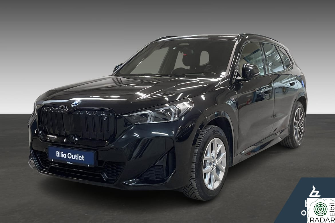 BMW iX1 xDrive30 Fully Charged M-Sport, Krok, Harman kardon