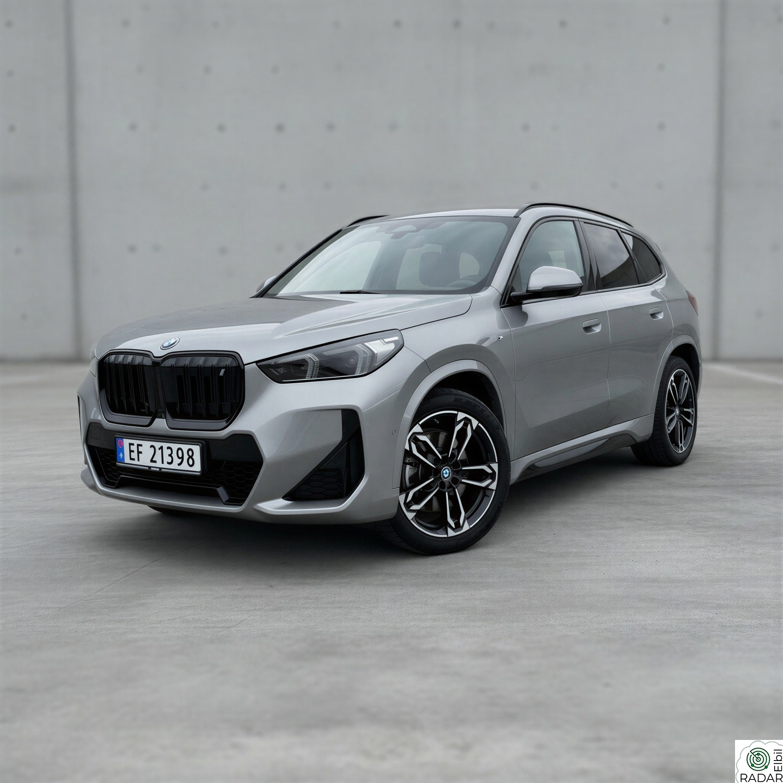 BMW iX1 xDrive30 xDrive 30/Fully Charged/M-Sport/H&K/BSI/Krok/Pano