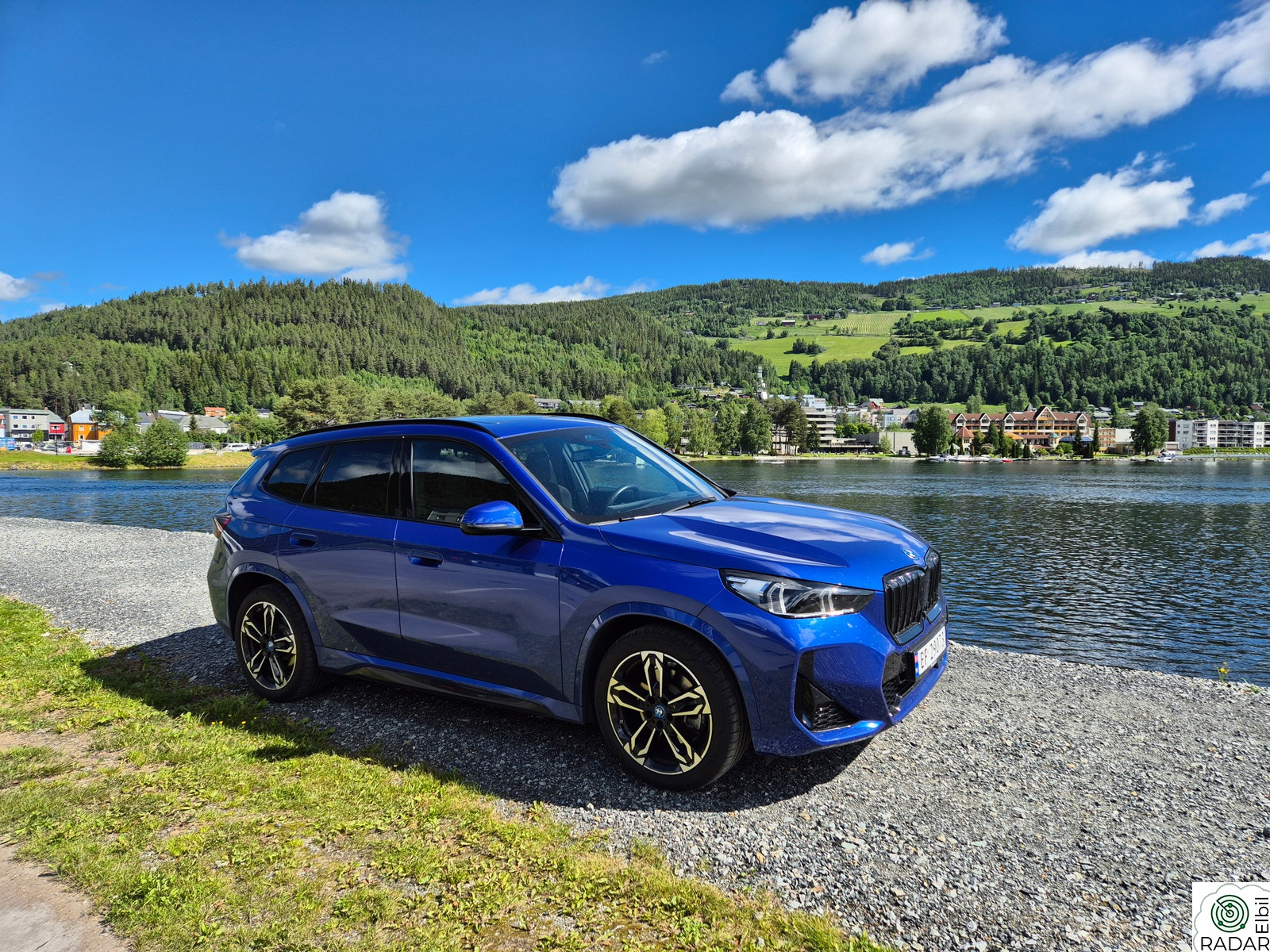 BMW iX1 xDrive30 M Sport Fully Charged panorama - god handel før 07.03