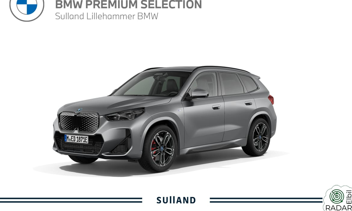 BMW iX1 xDrive30 M Sport Pro-Panomramatak-19"-Hengerfeste-Frozen