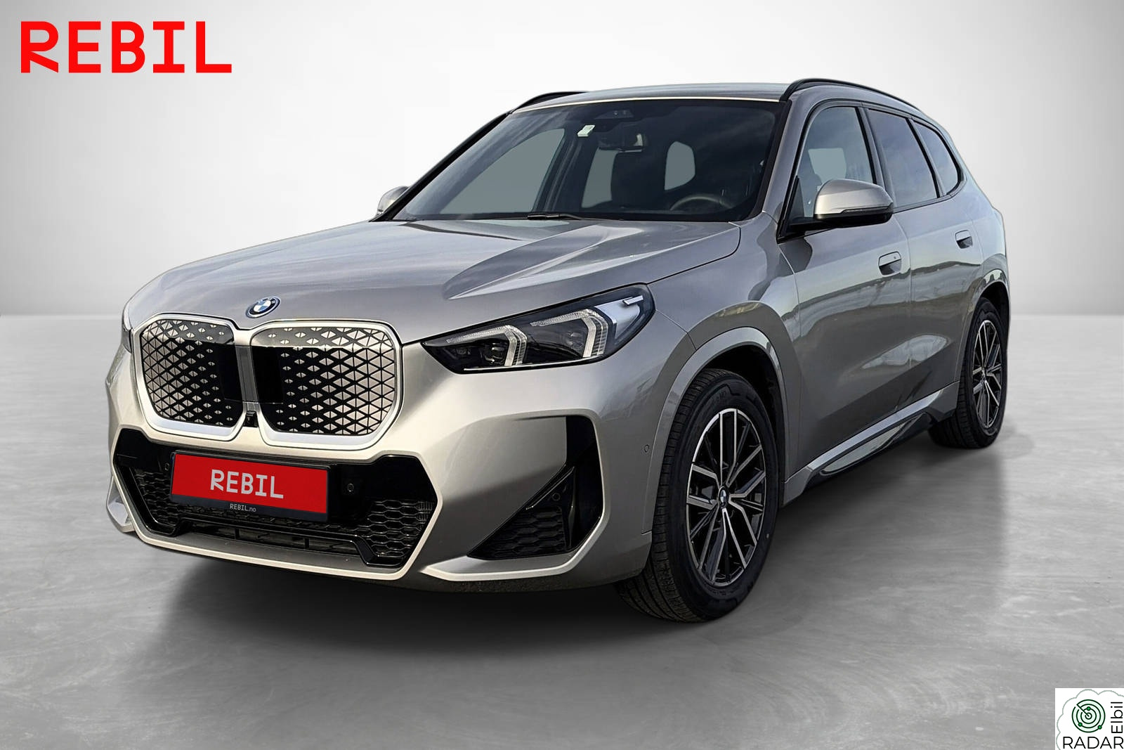 BMW iX1 xDrive30 xDrive30/FullyCharged/M-Sport/Krok/HUD/HK/360Kam