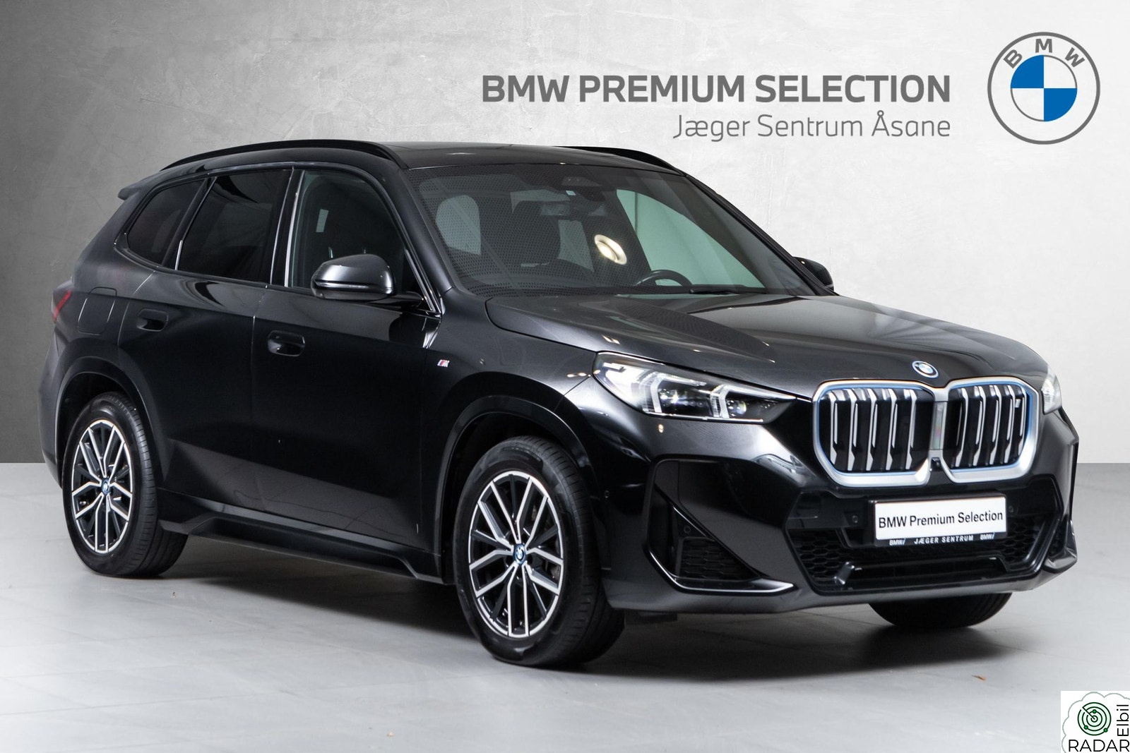 BMW iX1 xDrive30 FullyCharge-Krok-Adaptiv Cruise