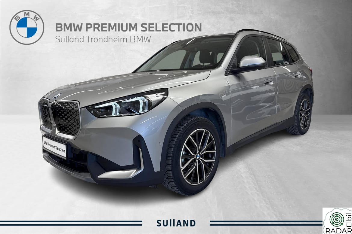 BMW iX1 eDrive20 eDrive 20/Krok/Sportsseter/Serviceavtale/Rattvarme
