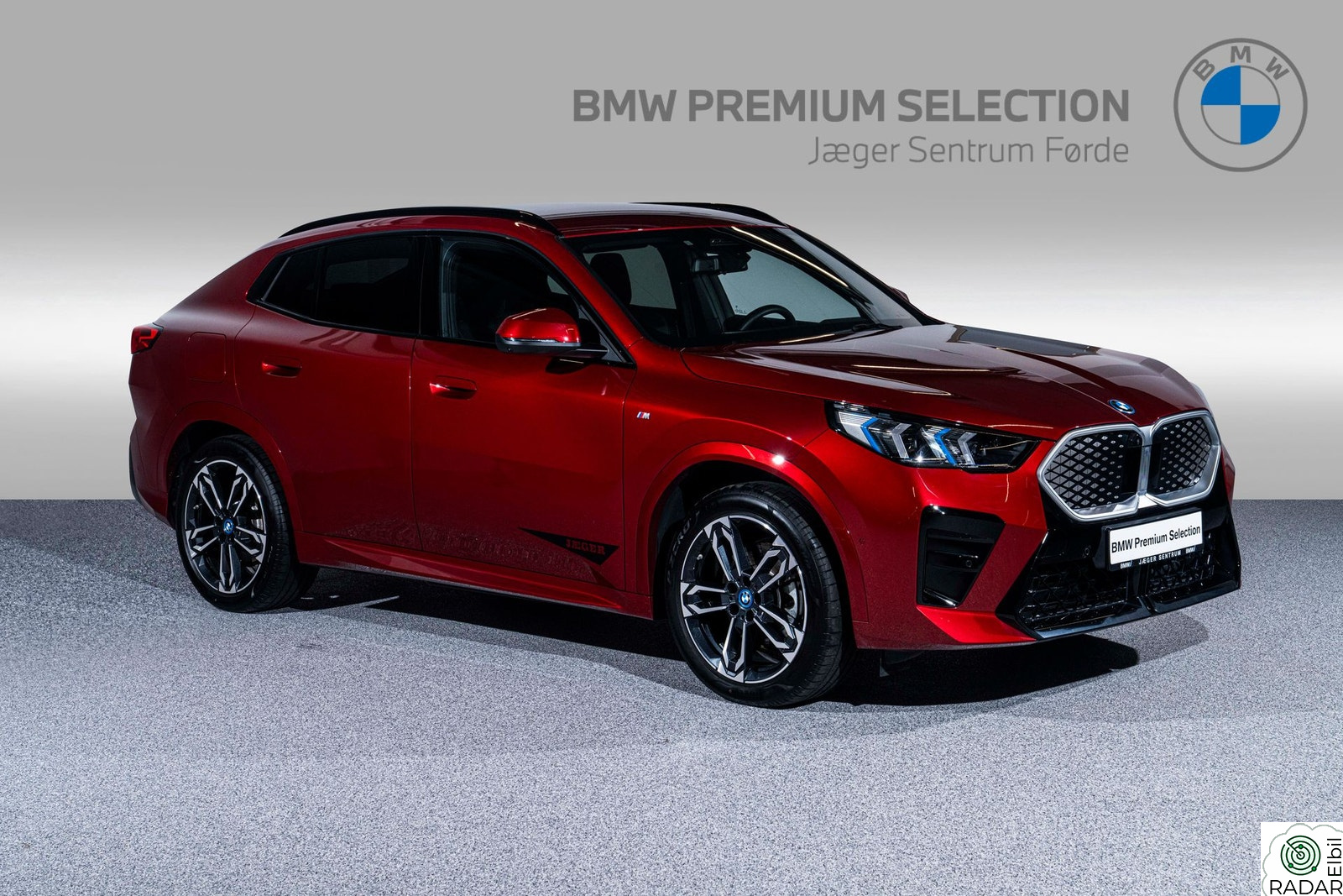 BMW iX2 xDrive30 FullyCharged-Krok-Adaptiv Cruise-Harman/Kardon++