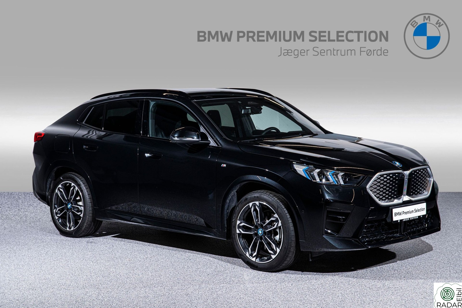 BMW iX2 xDrive30 xDrive 30 FullyCharged/M-Sport/Skinn/Pano/Krok/H&K++