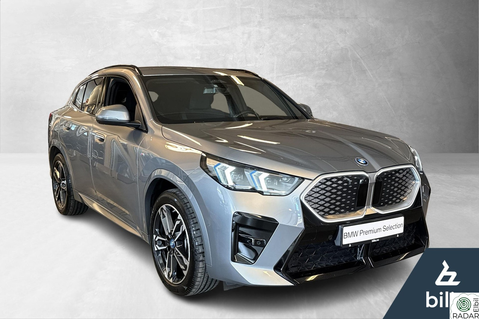 BMW iX2 xDrive30 FullyCharged Krok, HarmanKardon, HeadUp, M-Sport