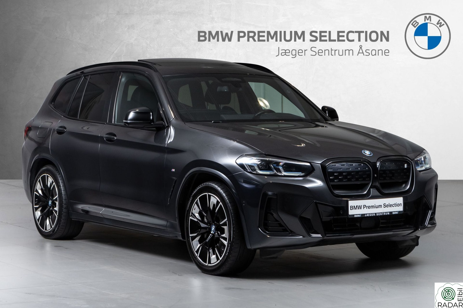 BMW iX3 FullyCharge-Skinn-Glasstak-Krok