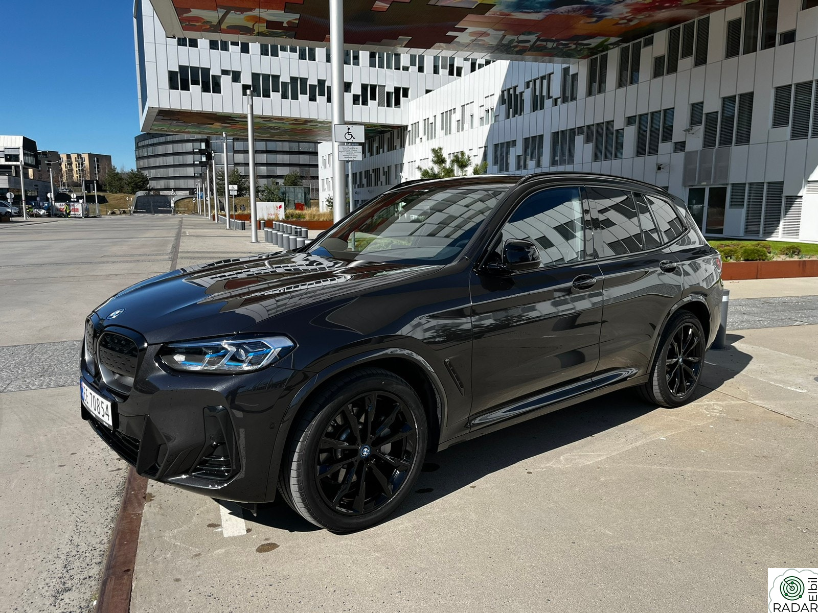 BMW iX3 M-sport "Fully Charged"