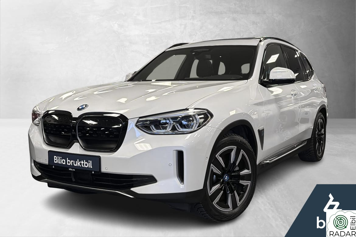 BMW iX3 Fully Charged Skinn, Pano, Harman, ACC, AdaptLED, Krok