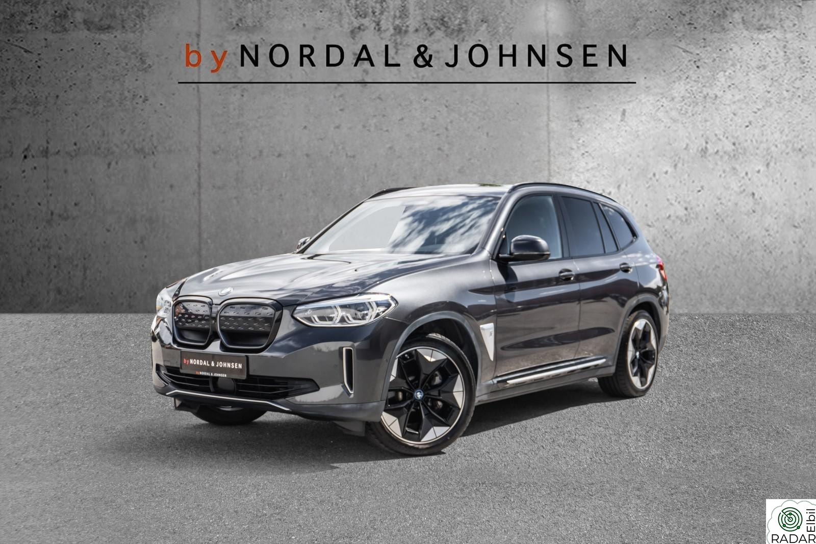 BMW iX3 FULLY CHARGED PANO HUD ACC SKINN CARPLAY H/K KROK ++