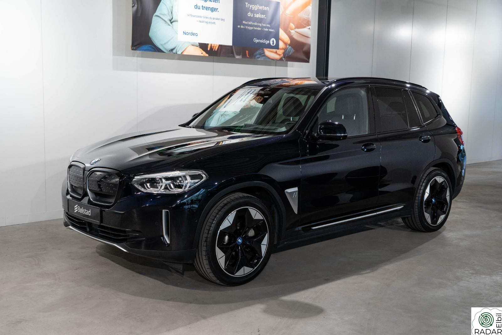 BMW iX3 Panorama, Harman Kardon, HUD, Hengerfeste