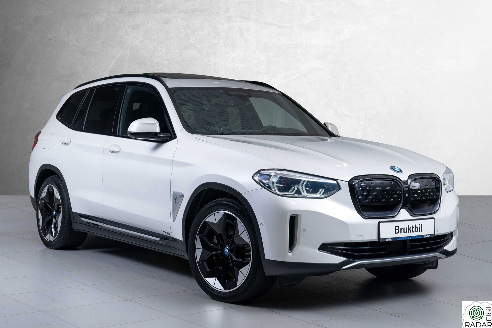BMW iX3 Fully Charged-Glasstak-Adaptiv Cruise