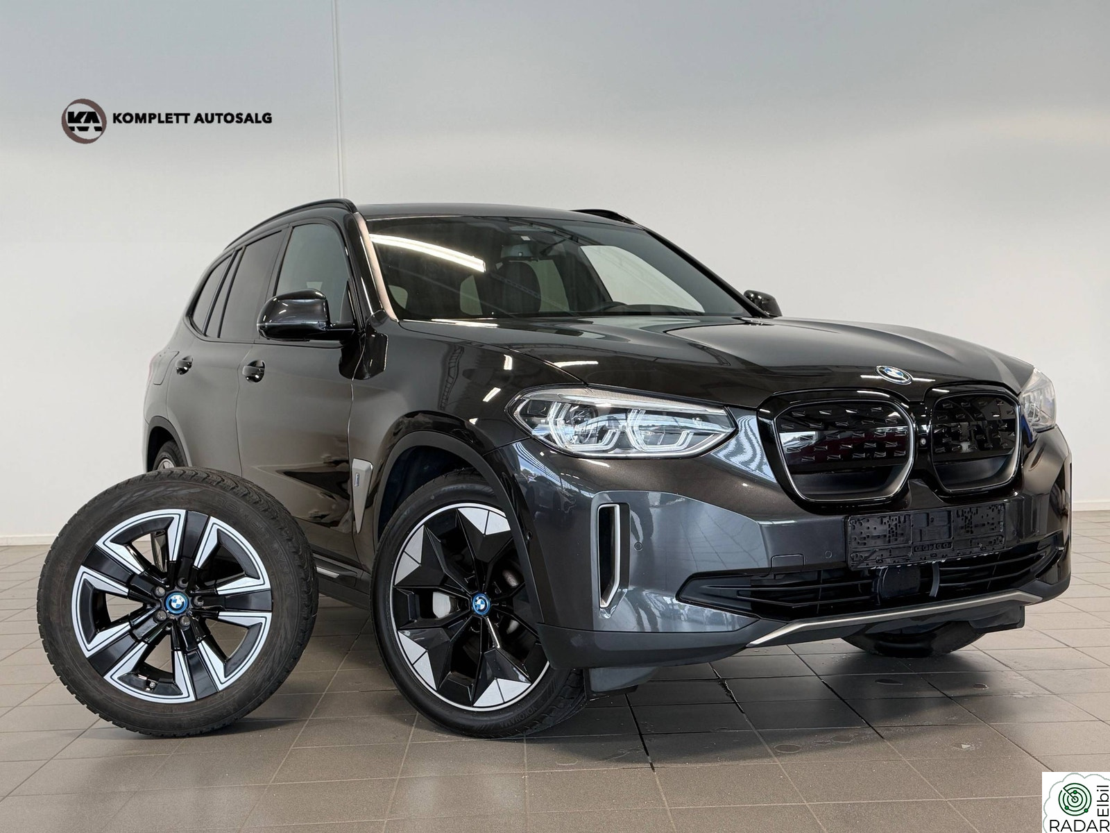 BMW iX3 Fully Charged/Shadow Line/360/Krok/HUD/Harman/Kardon