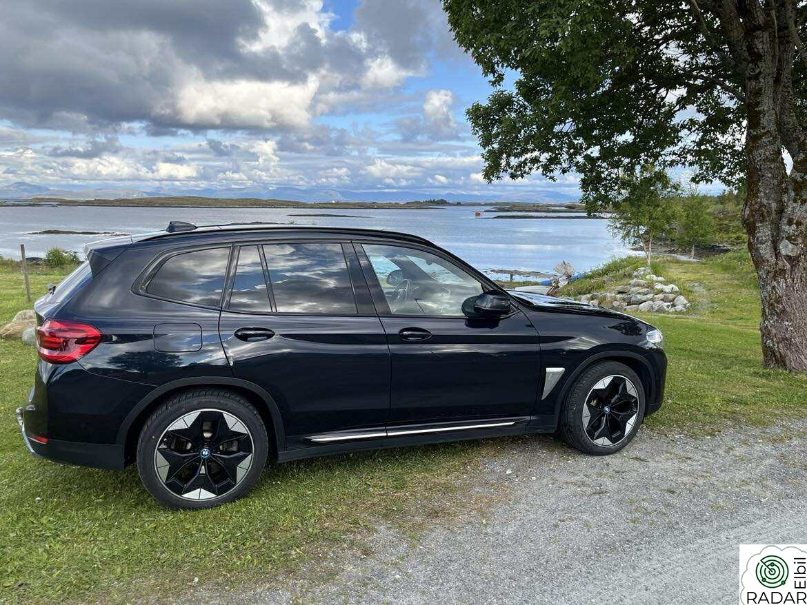 BMW iX3 Fully charged edition