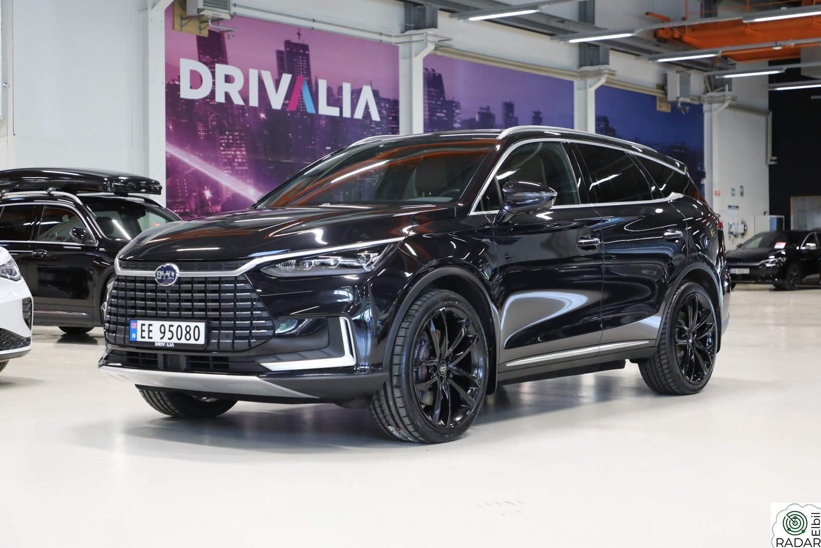 BYD Tang Executive/AWD/86.4kWh/Skinn/360 kamera/Krok/7-seter