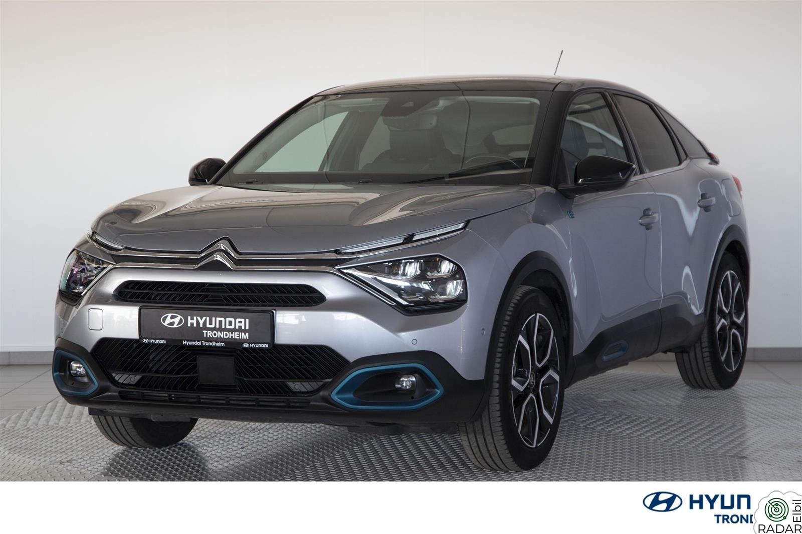 CITROEN e-C4 Shine Topputstyrt|Panorama|Skinn|HUD|EL.sete m/minne