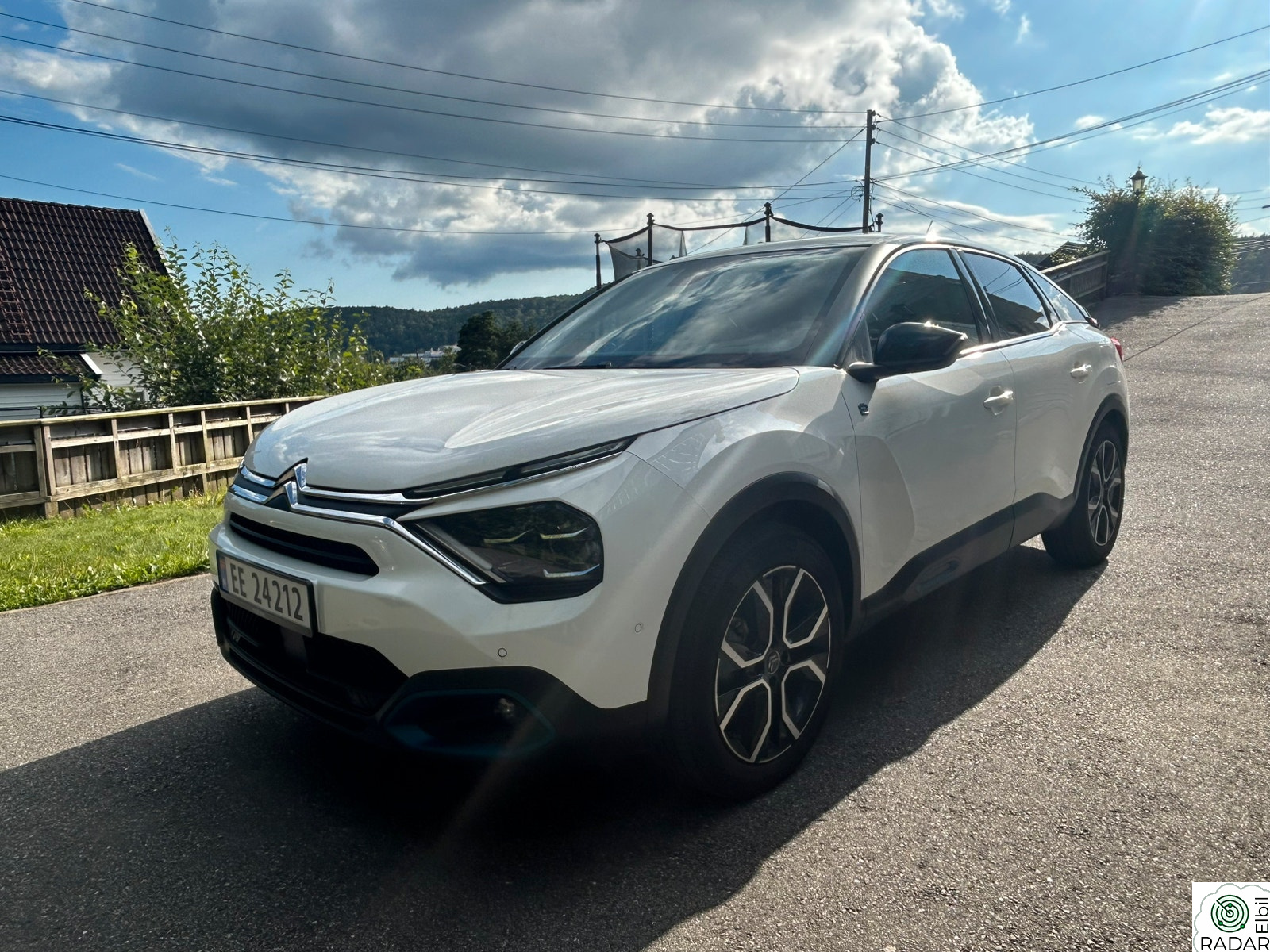 CITROEN e-C4 Shine/HUD/Adaptiv cruise/varme i ratt og frontrute