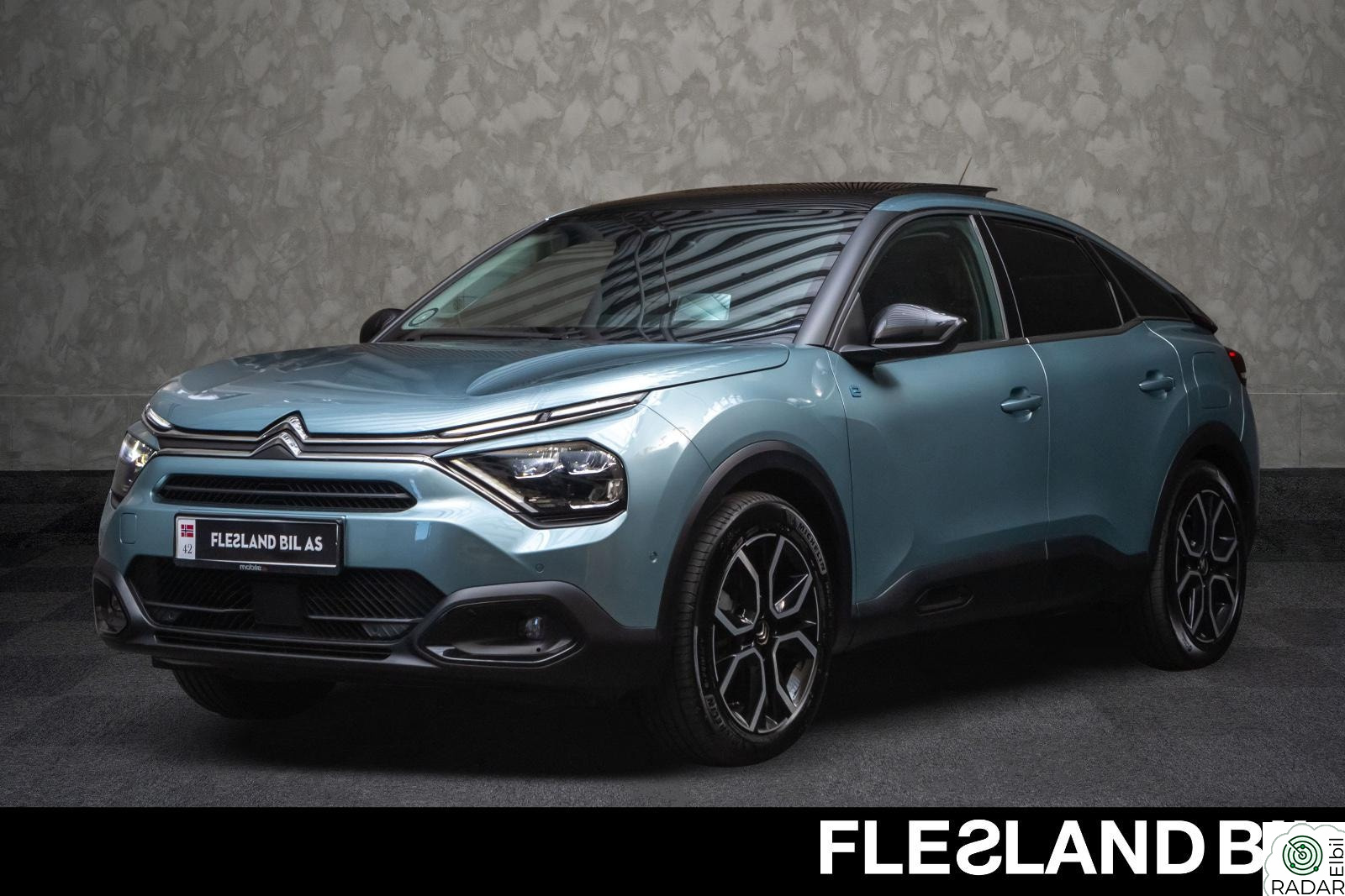 CITROEN e-C4 SHINE/350KM/ACC/HEADUP/360KAM/SKINN/SOLTAK/CARPLAY