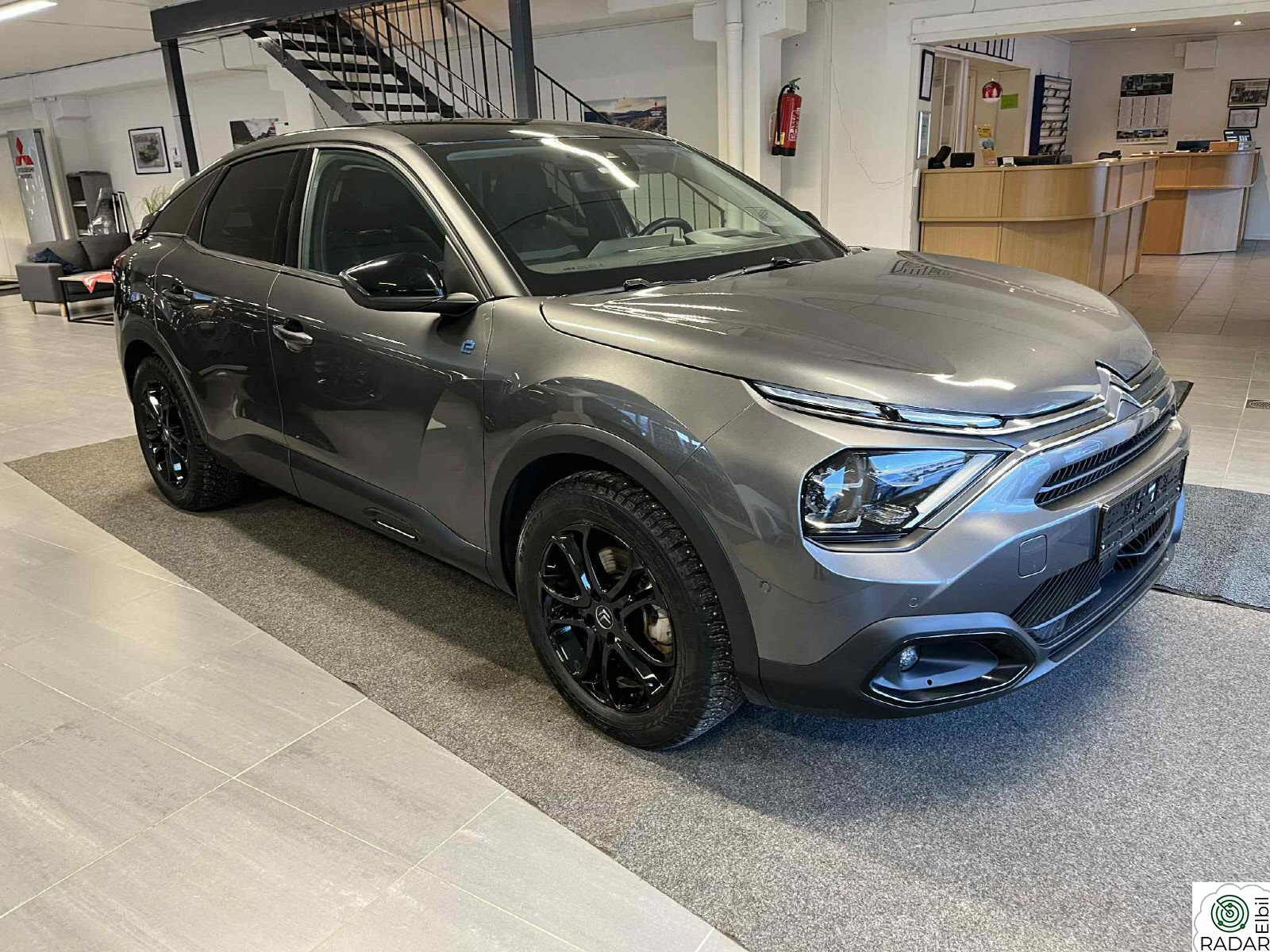 CITROEN e-C4 Shine SKINN, HEAD UP, SOLTAK, ISOFIX, CARPLAY