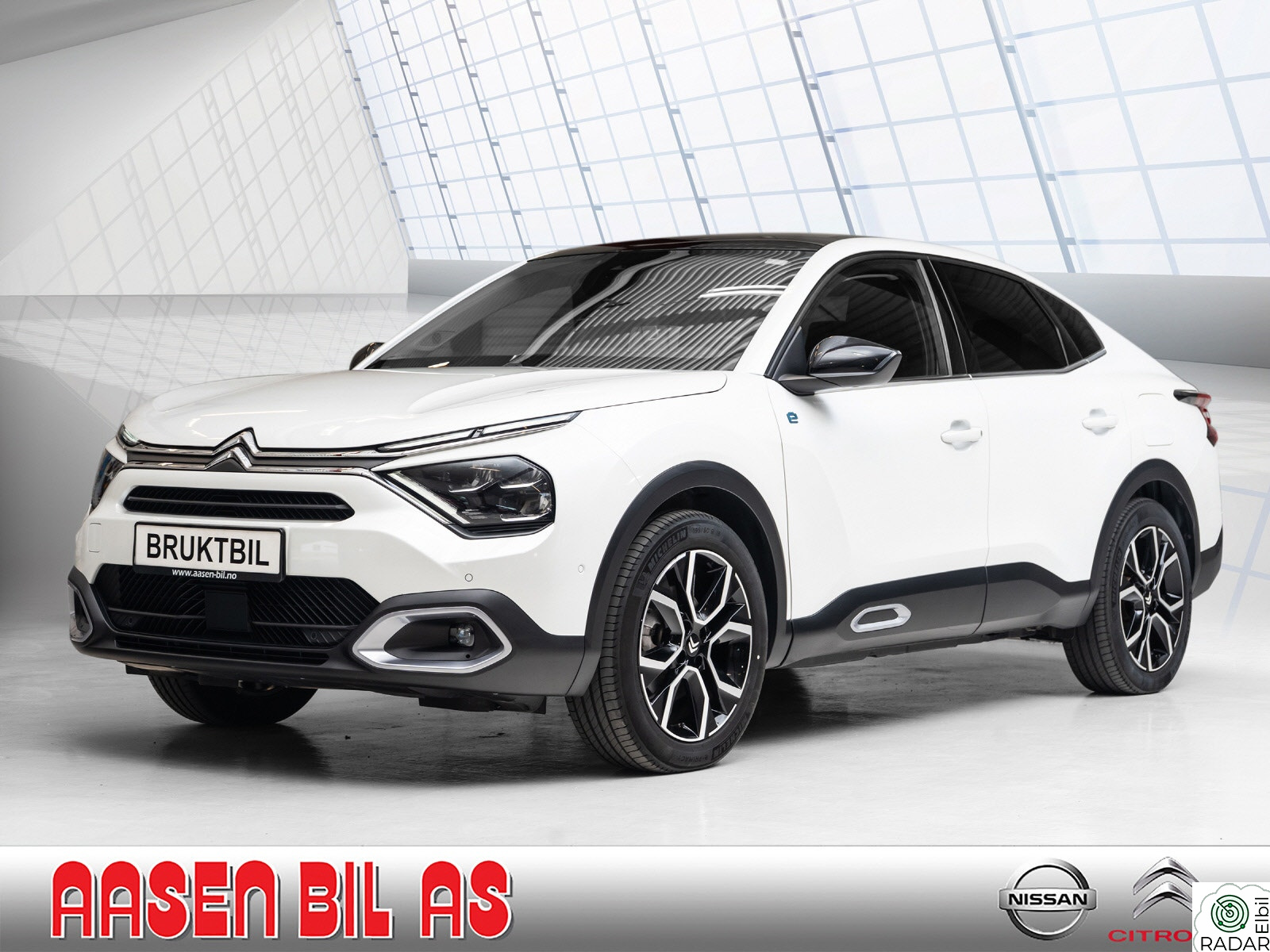 CITROEN E-C4 X Shine m/lav km og MYE utstyr!