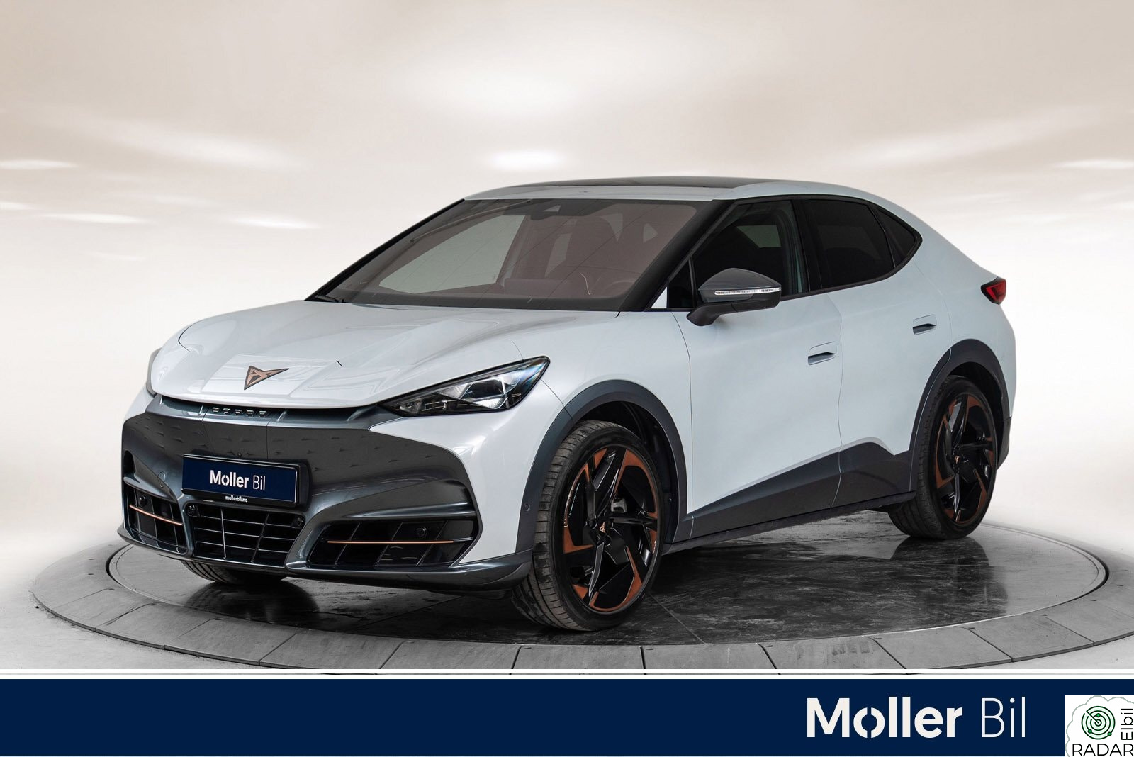 CUPRA TAVASCAN VZ Adrenaline AWD - Pano, HUD, 360Kam, Matrix, Kelyess