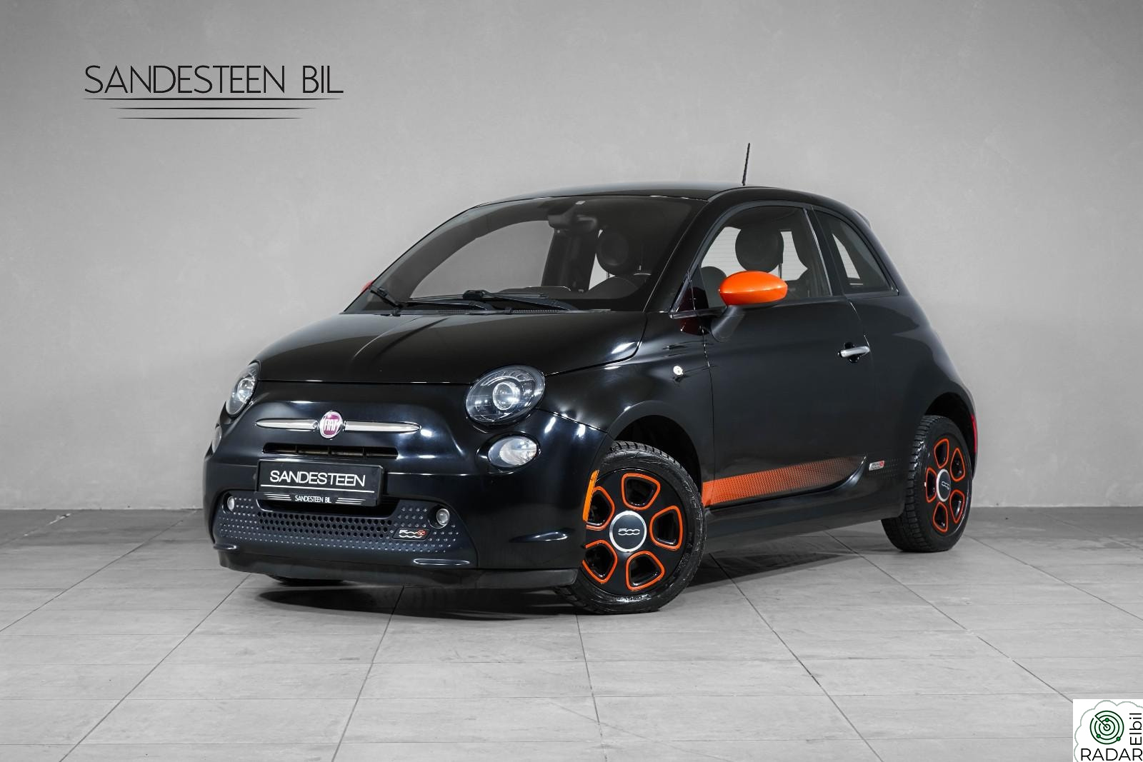 FIAT 500e ITALIA/SKINN/PARKSENSORER/ITALIA/MLF/RATT/**OUTLET**