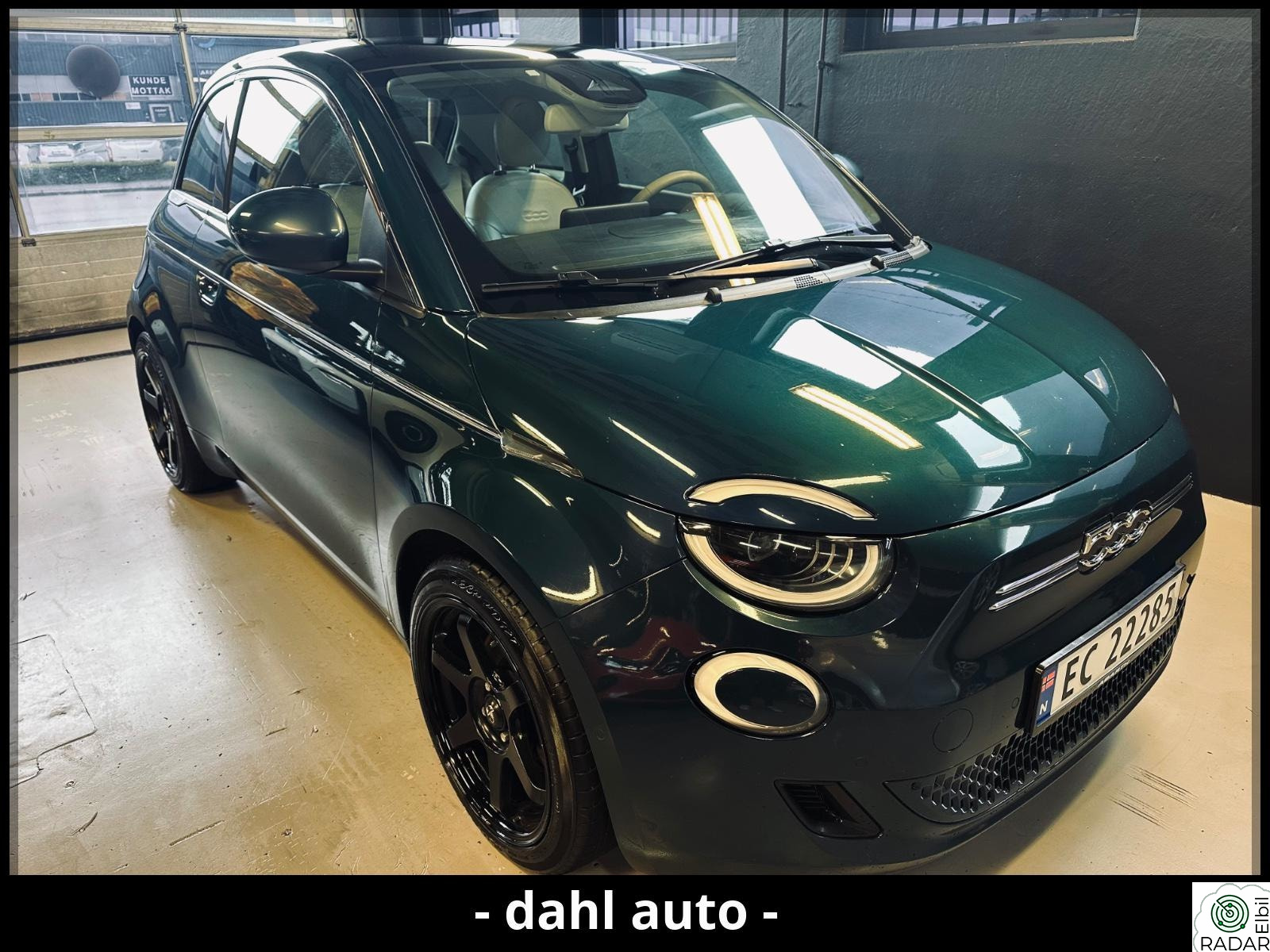 FIAT 500 EL-BIL/AUTOMAT/NAVI/R-KAM/DAB/ALU/1 EIER/EU-OK 1/27!!!