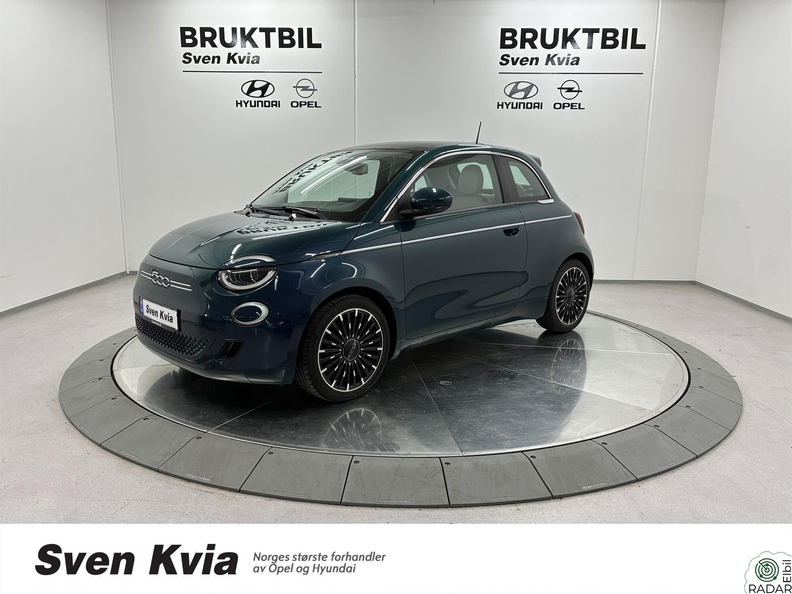 FIAT 500 LA PRIMA 7ÅR NYBILGARANTI 42KWH 118HK SKINN SOLTAK KAME