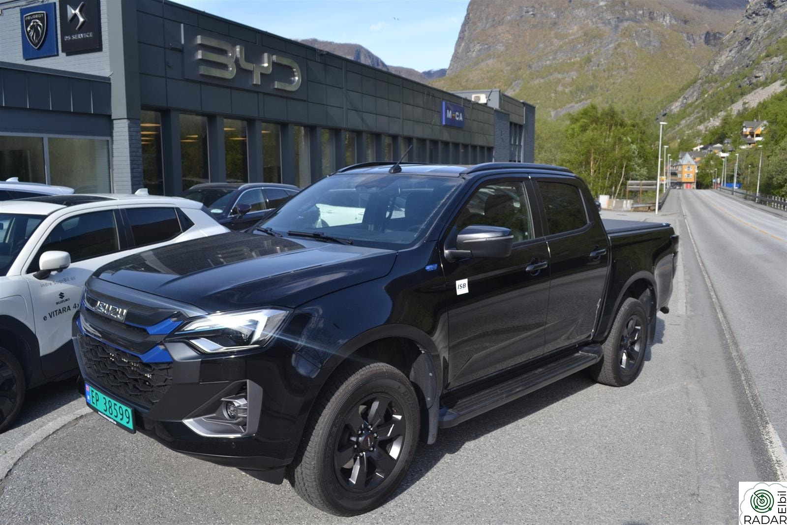 ISUZU D-MAX EL motor Black Edition
