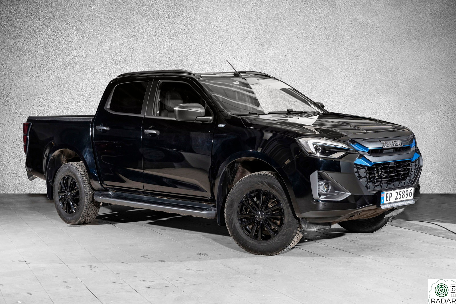 ISUZU D-MAX Black Edition, inkl hengerfeste og vinterhjul, demo