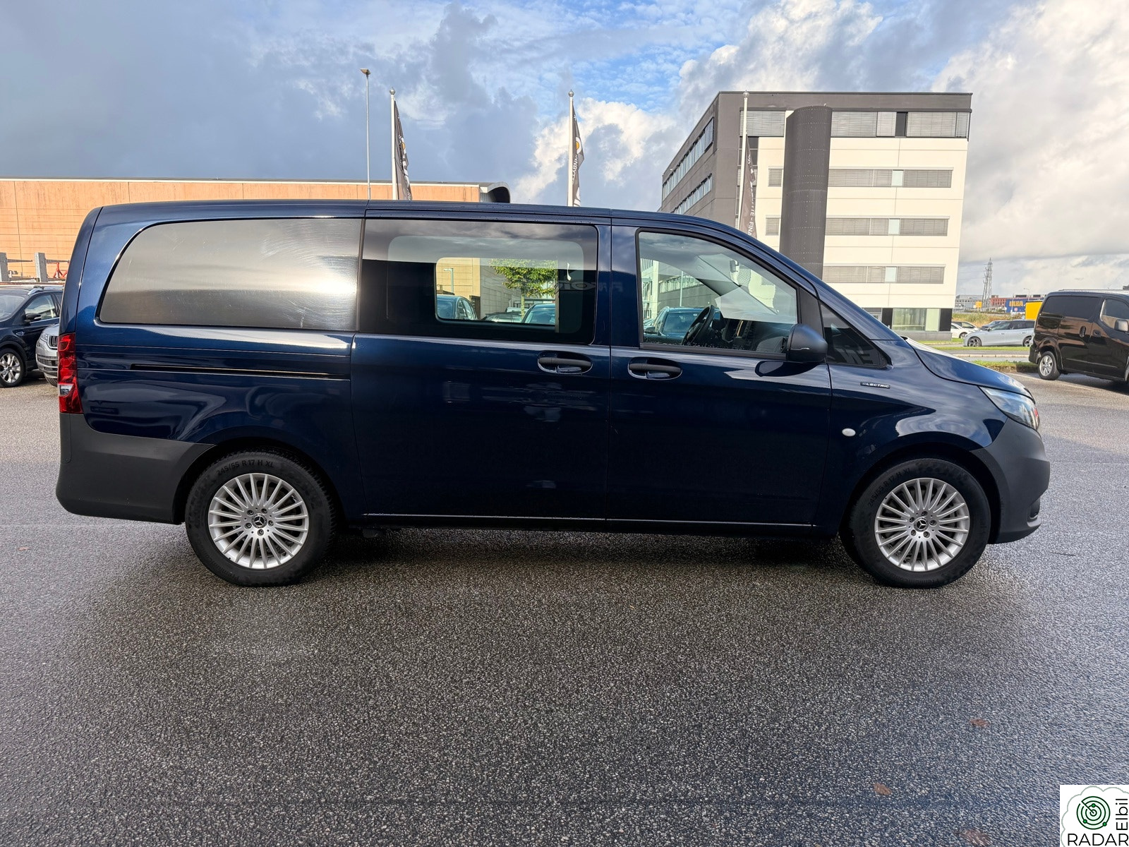 MERCEDES-BENZ eVito Tourer 204hk 3-Seter A2 /Automat /Kamera /2xSkyvedører /Cruise