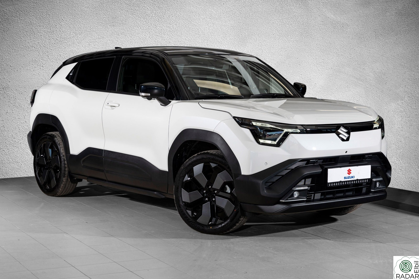 SUZUKI e VITARA Topputgave SnowTrail 4WD, demo, vinterhjul, LED bar