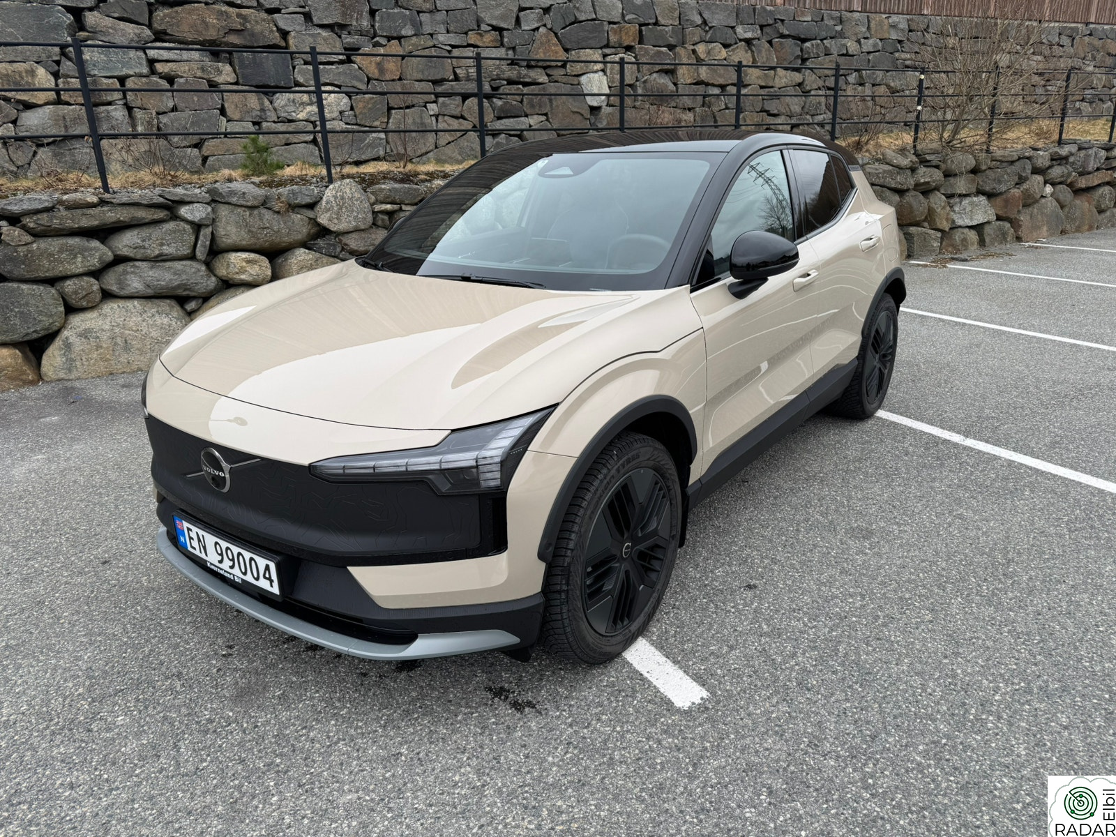 VOLVO EX30 Cross Country Twin Motor Performance