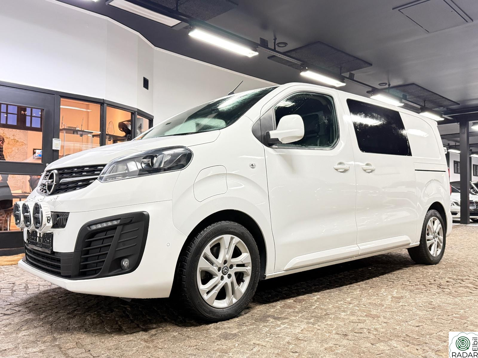 OPEL VIVARO Elite L2 75 kWh 136hk 3SETER/KLEDNING/KROK/XENON/R.KAM