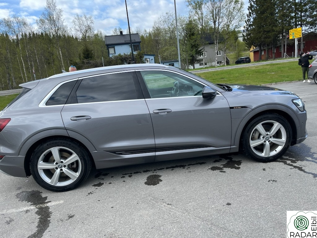AUDI e-tron 55 ADVANCED FAST TRACK