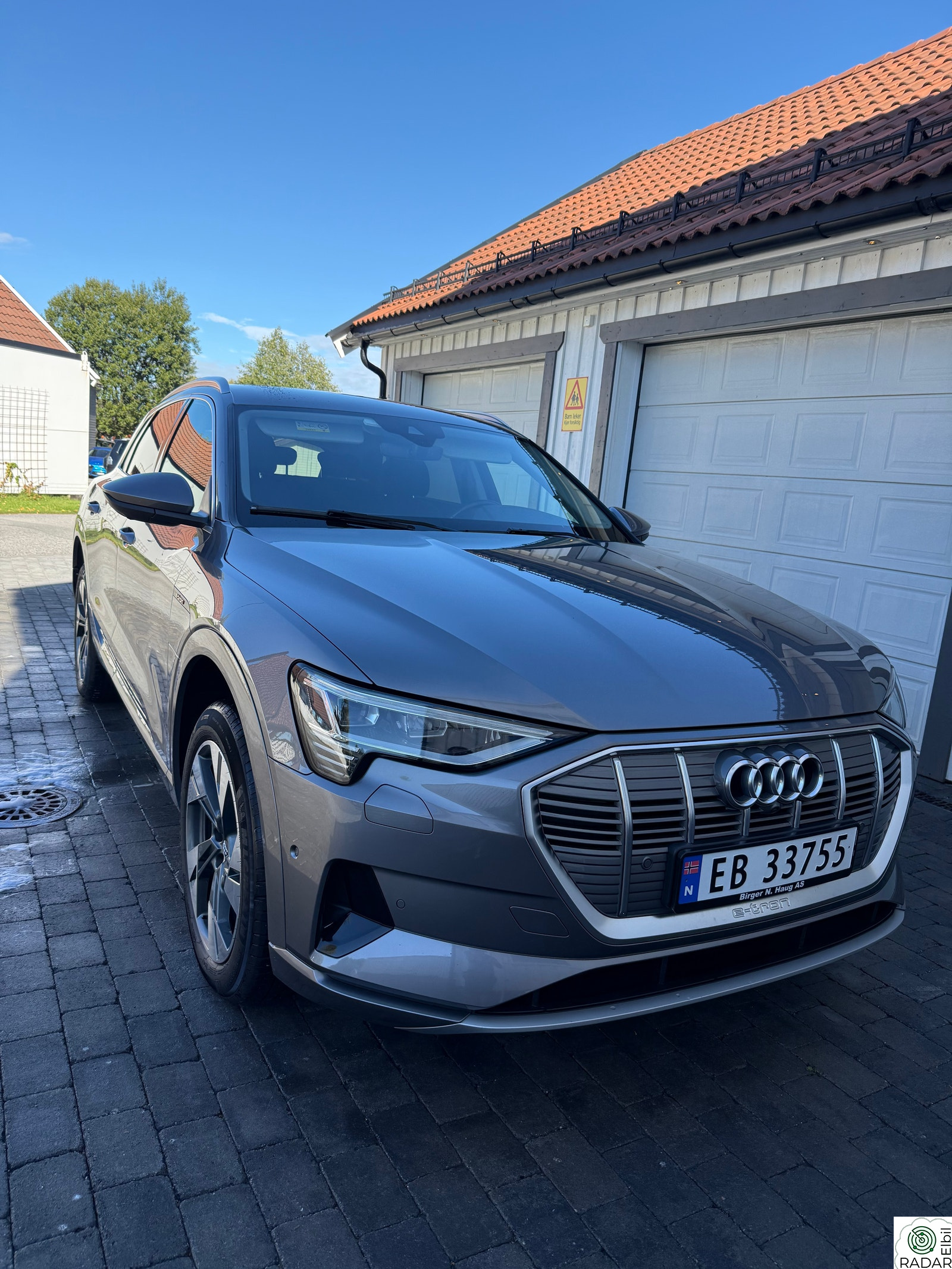 AUDI e-tron 50 50
