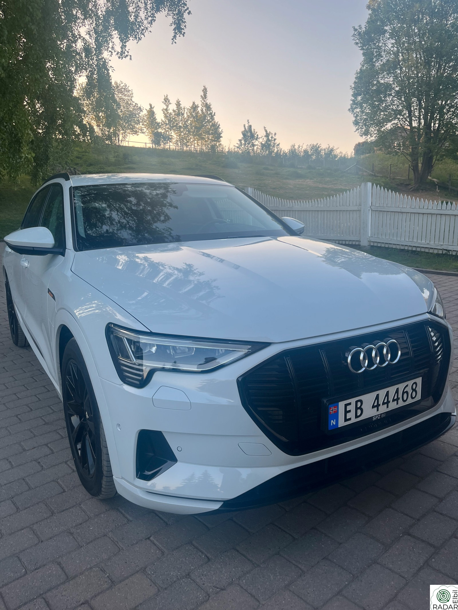 AUDI e-tron 50 50