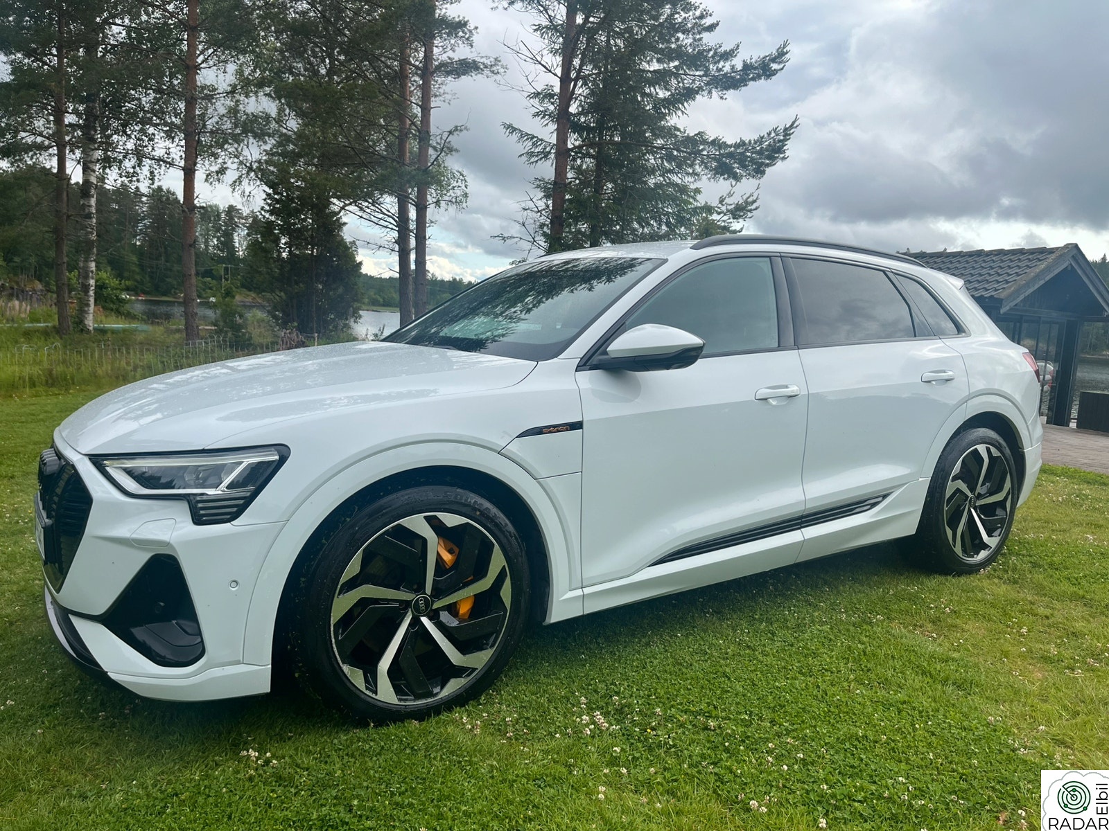 AUDI E TRON 55 55 S line Sport Black Edition