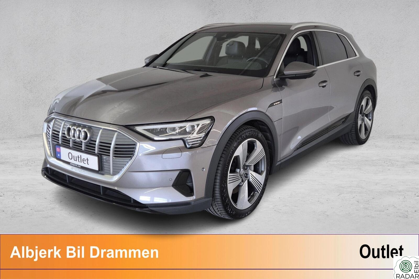 AUDI e-tron 55 Quattro,LED Matrix,Carplay,Navi,Krok,ACC,360 kamera+