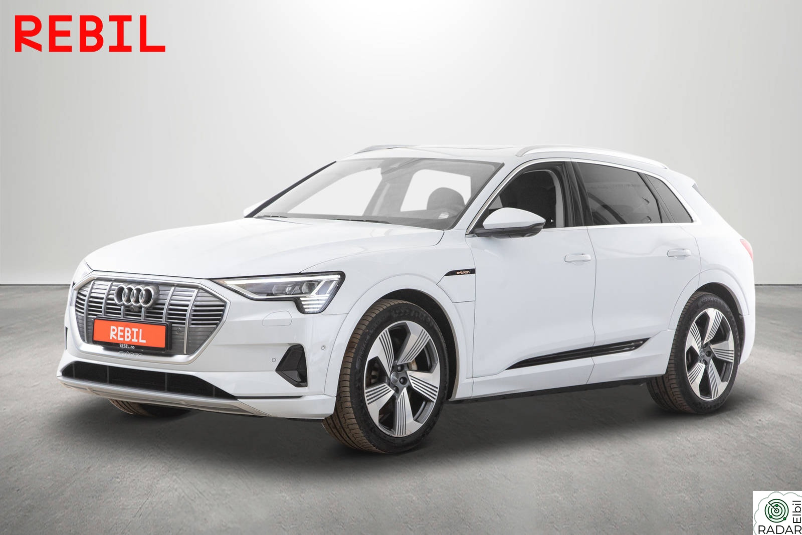 AUDI e-tron 55/360kam/ACC/Luft/Matrix/HUD/Navi/Krok