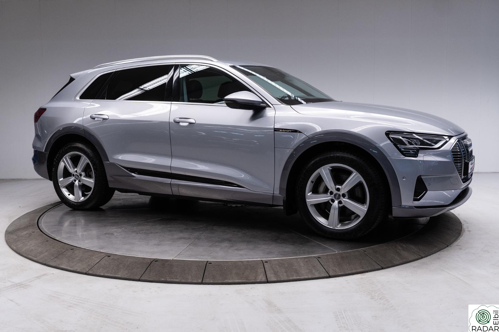 AUDI e-tron 55 55 QAUTTRO ADVANCED H.FESTE+KAMERA+ACC+CARPLAY+EN EIER
