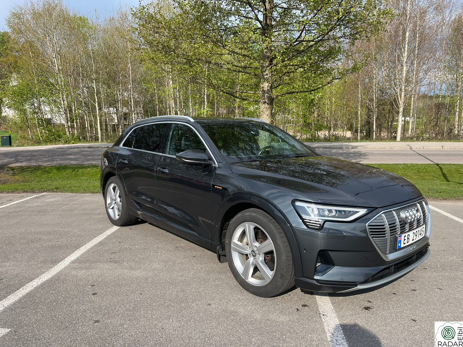 AUDI e-tron 50 50 Advanced Sport - Soltak / krok / 360 / El. seter /++