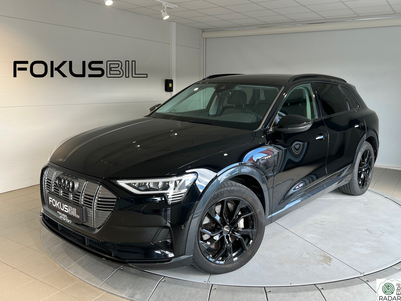 AUDI e-tron 50 50 / SORT SKINN / ACC / R.KAMERA / PARK.VARMER / KROK