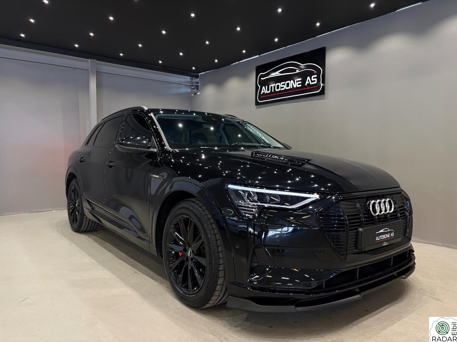 AUDI e-tron 50 50 / Advanced / KROK / ACC / ALL BLACK/ 360/ SKINN/LUFT