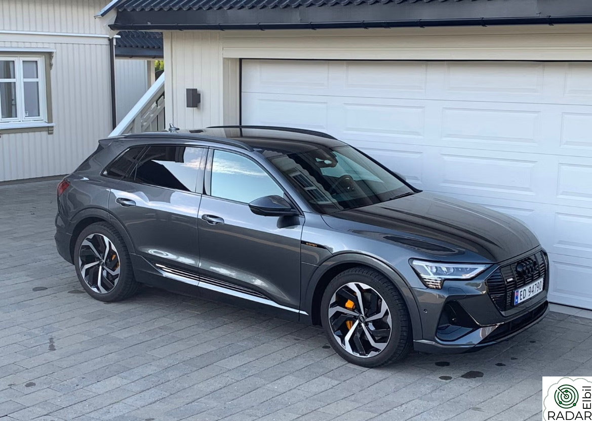 AUDI E TRON 55 55 S-Line *2, lav km, luft, Black Line, Valcona skinn