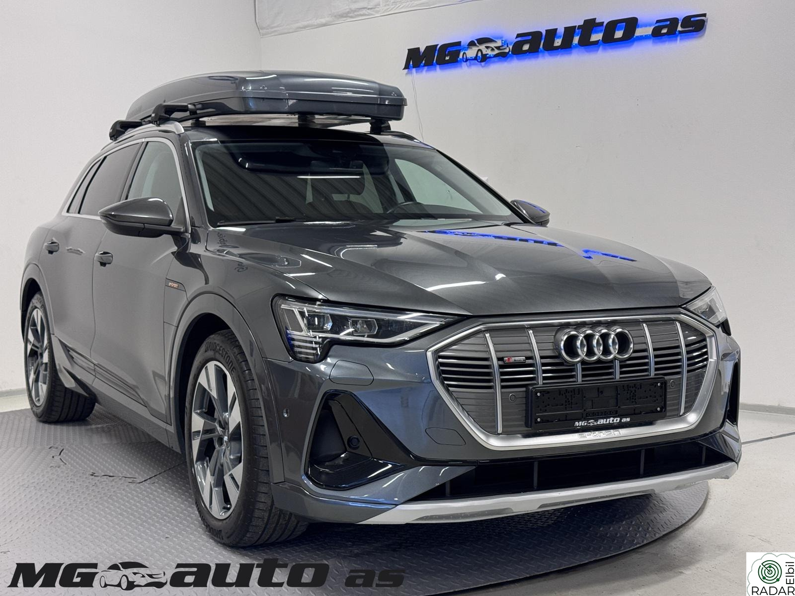 AUDI e-tron 55 55*S-LINE*ADAP.CRUISE*SKINN*NAVI*KAMERA*LUFT*KROK*DAB+