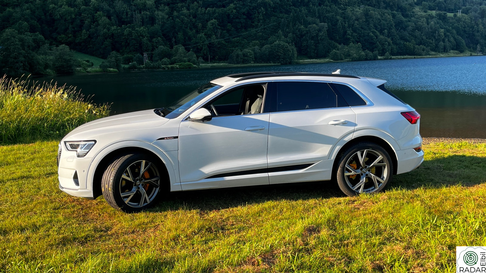 AUDI e-tron 55