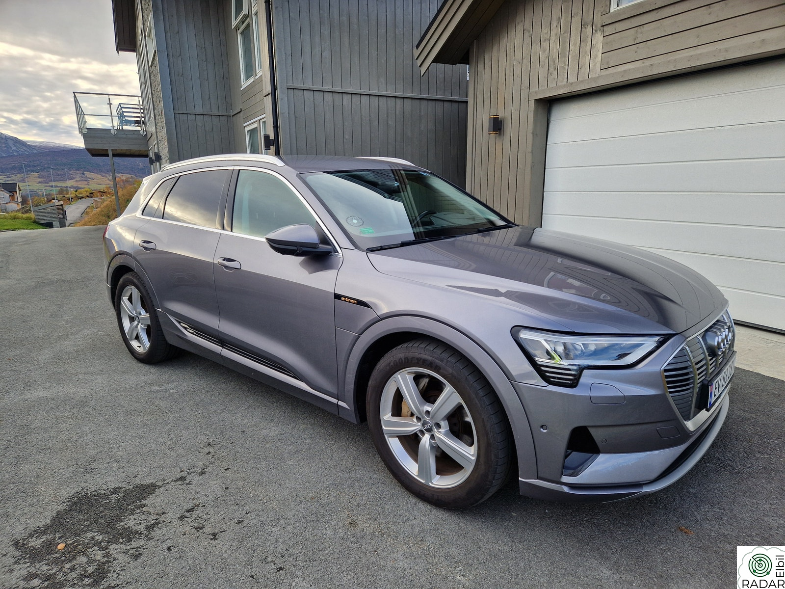 AUDI e-tron 55 QUATTRO  ADVANCED   KAN TA INNBYTTE!