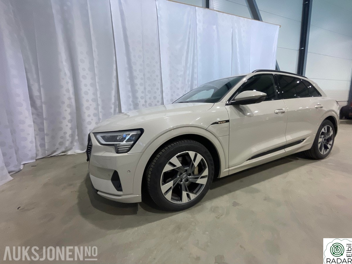 AUDI e-tron 50 HENGERFESTE 360-KAMERA LUFTFJÆRING SPORTSSETER ALCANTAR