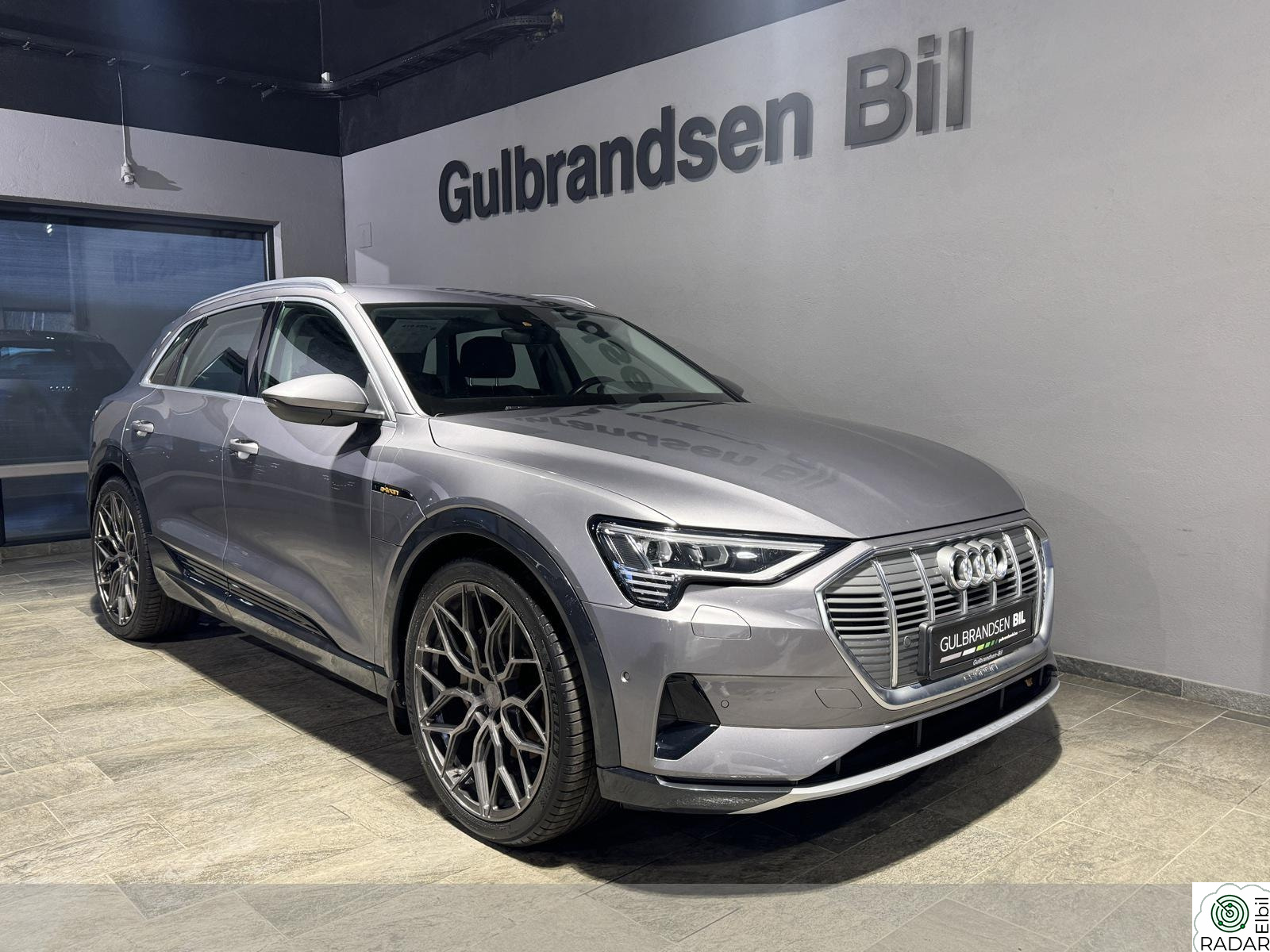 AUDI e-tron 55 55/Advanced/Quattro/ACC/El-seter/Navi/Virtual/Skinn/20"